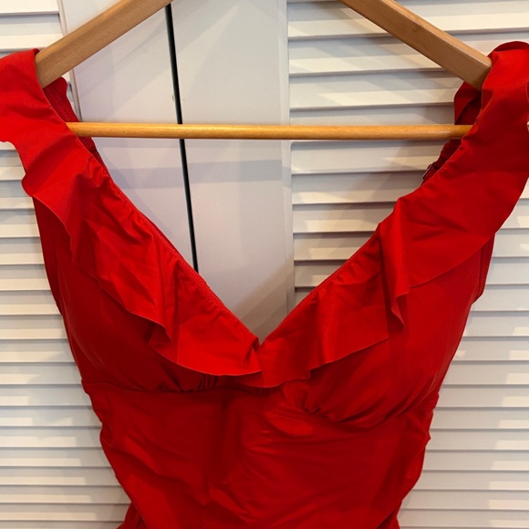DKNY Red Ruffled Women's One Piece Swimsuit Size M NEW - Picture 2 of 9